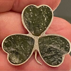 Antique Green Marble Connemara Silver and Green Clover Brooch 5.8gr